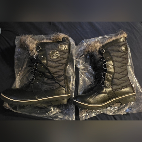 Sorel Shoes - Sorel Women's Black Winter Boots